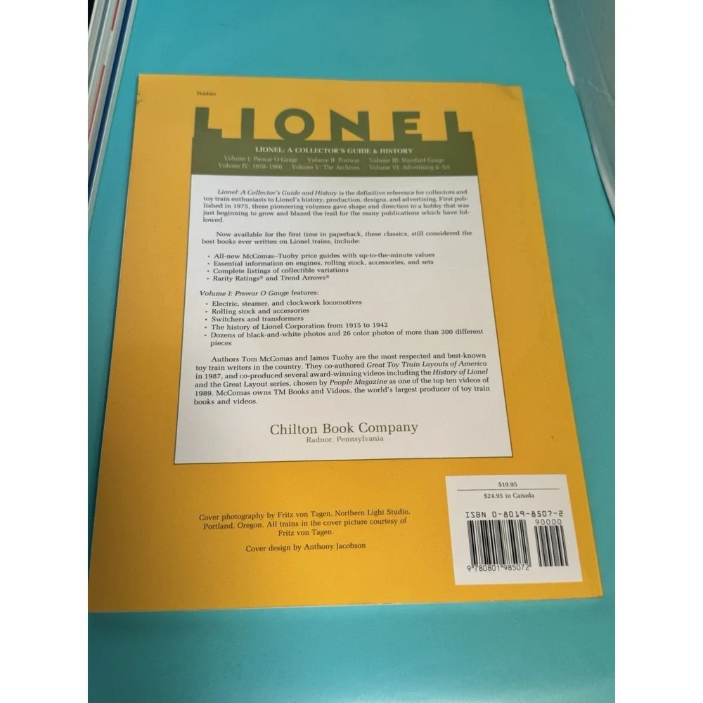 Lionel: A Collectors Guide & History by McCombs/Tuohy‎ Boxed Set Chilton